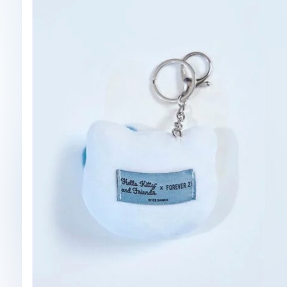 Forever 21 blue bow Hello Kitty keychain - Picture 3 of 3